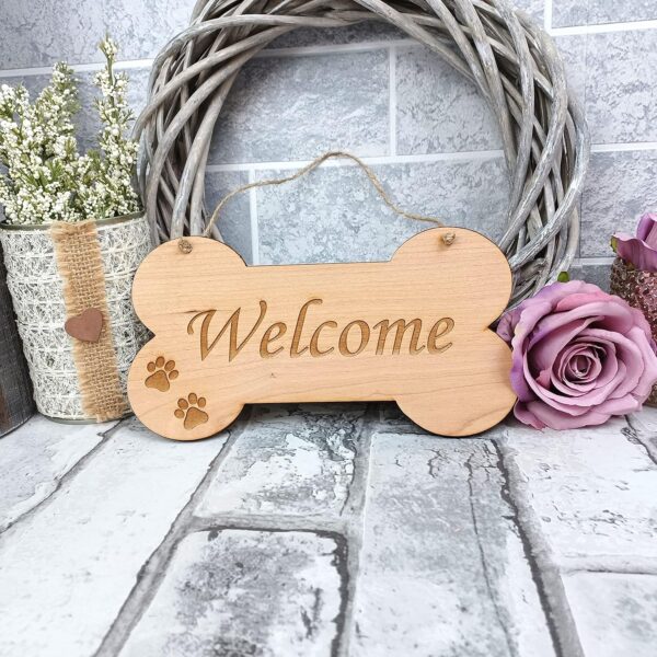 MadeAt94 Personalised Door Wall Hanging Wooden Sign for Dog House Pet Shop Bone Shape Decoration